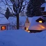 Gorskie Domki Nad Strumieniem Z Mozliwoscia Dostepu Do Sauny, Goracej Beczki, Basenu- Szklarska Poreba Vakantiehuis Szklarska Poręba